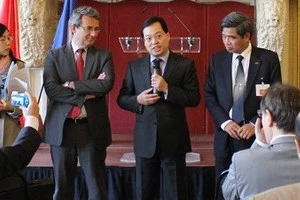 越南驻法国大使杨志勇先生致词